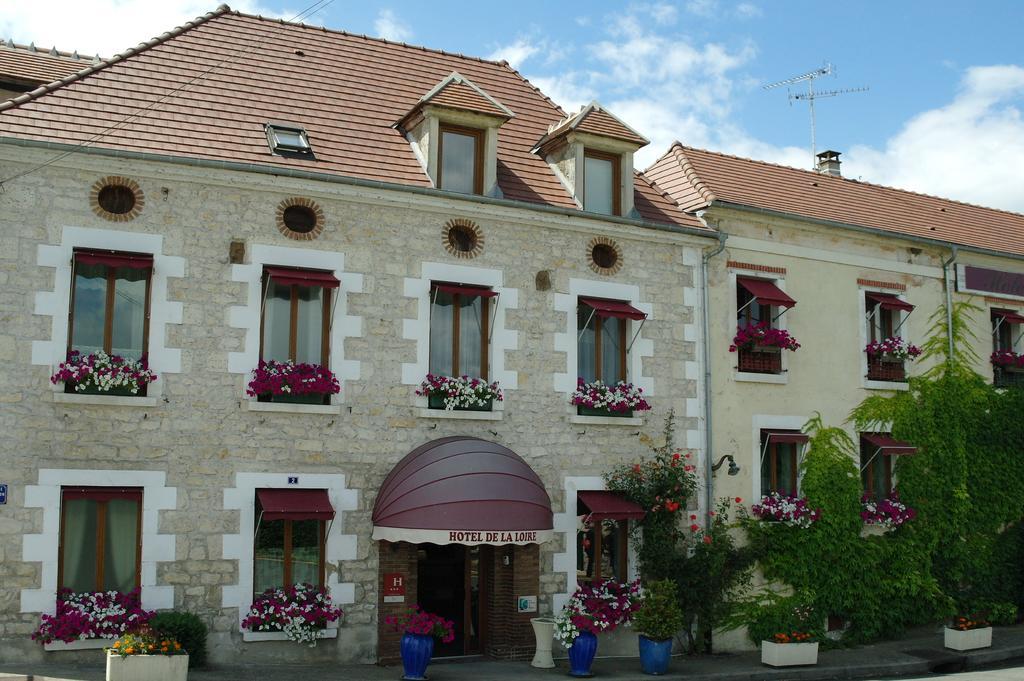 Hotel De La Loire Saint-Satur Exterior foto