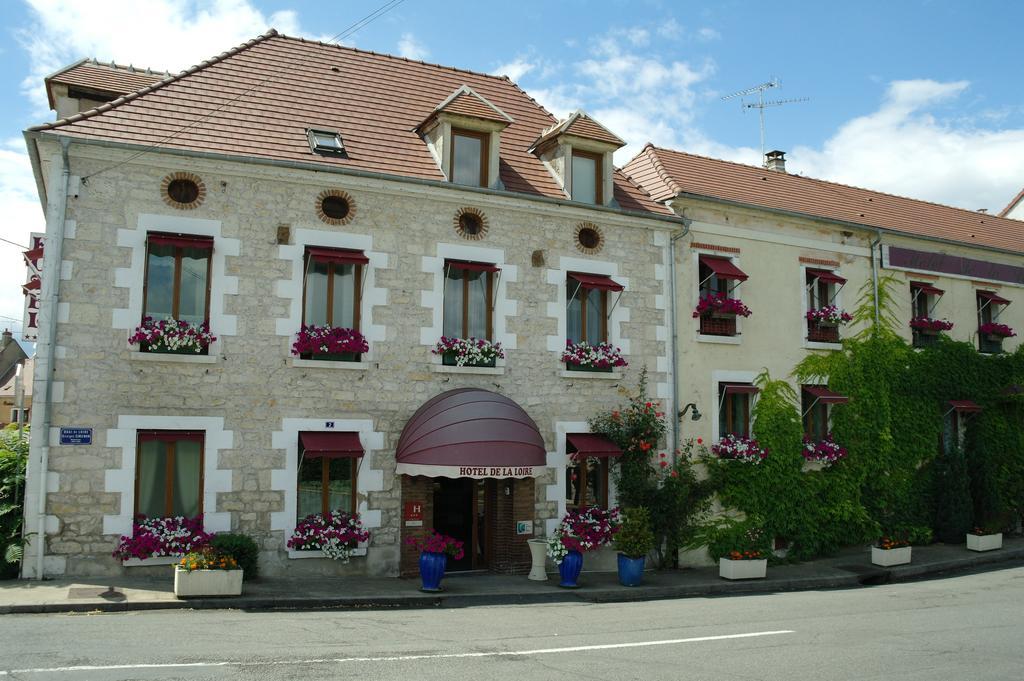 Hotel De La Loire Saint-Satur Exterior foto